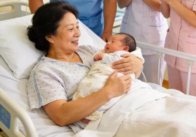 人生新篇章：49岁，再次迎来宝宝